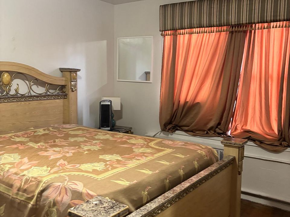 2nd image of 2823 Sedgwick Ave #0