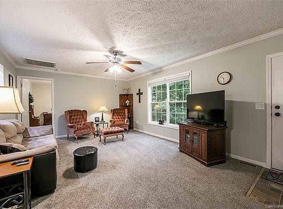 4th image of 173 Sawyer Ln