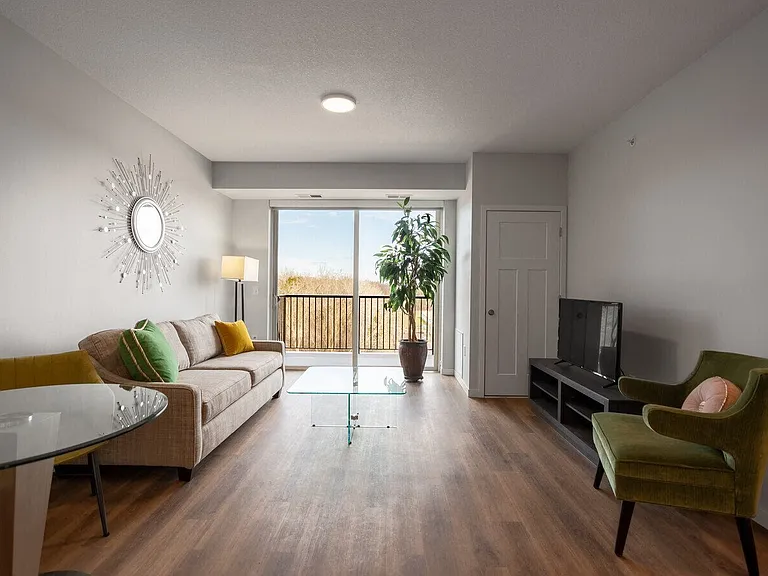 The Eloise Apartments — Photo 87