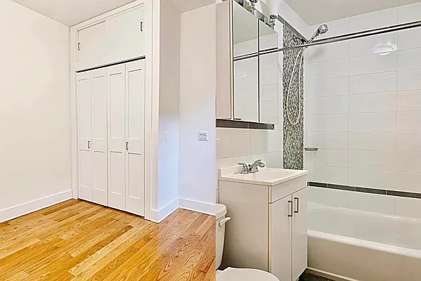 Rented by Quest Realty Sunnyside Corp | media 12