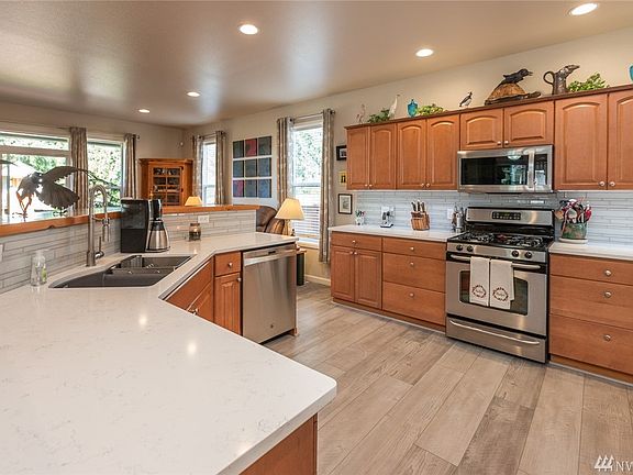 5th image of 8219 228th Street Ct E