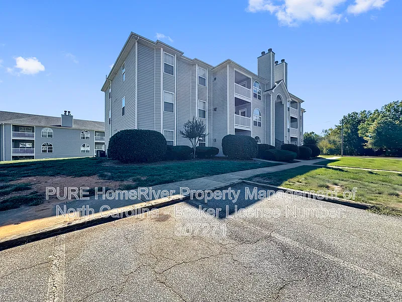2 bed, 2.0 bath, 1096 sqft, $1,475 — Photo 2