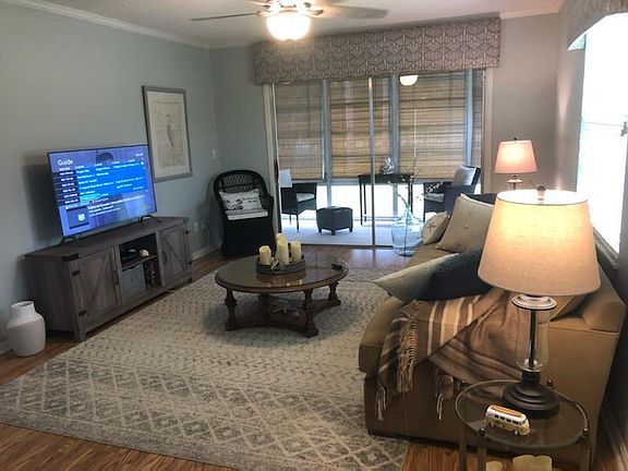 4th image of 16 Vista Palm Ln
