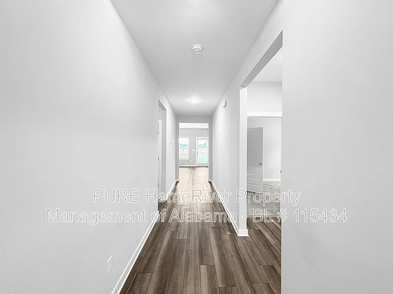 4 bed, 2.0 bath, 1644 sqft, $1,785 — Photo 3