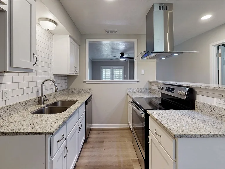1409 Airline Dr #B — Photo 9