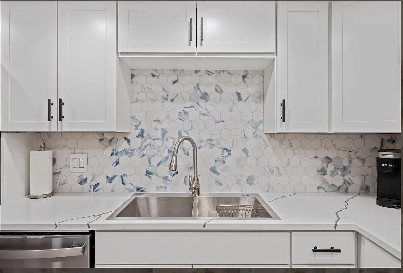 2 bed, 2.0 bath, 1392 sqft, $4,500 — Photo 4