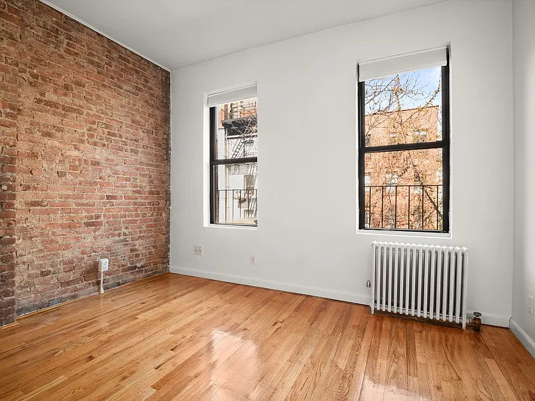 449 W 48th St #3W — Photo 4