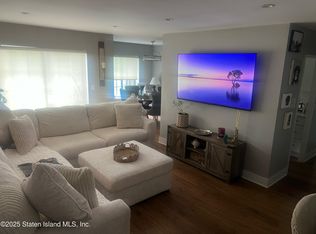 2 Elmwood Park Dr APT 712, Staten Island, NY 10314