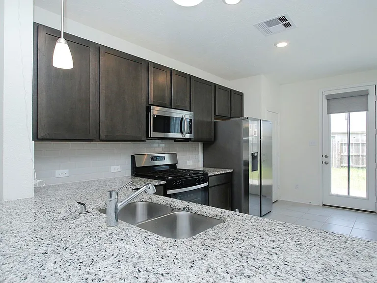 7219 Bakersfield Ct — Photo 11