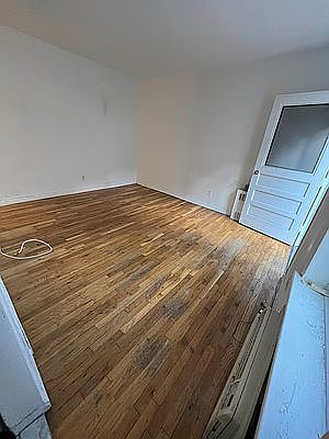 3rd image of 71 W 71st St #4G