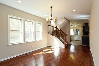 3rd image of 10410 S Eberhart Ave
