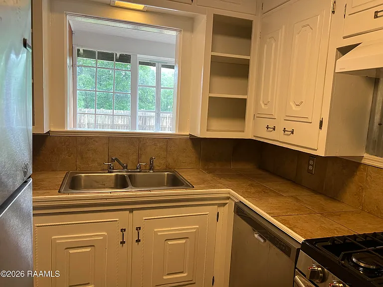 135 Oakcrest Dr — Photo 7