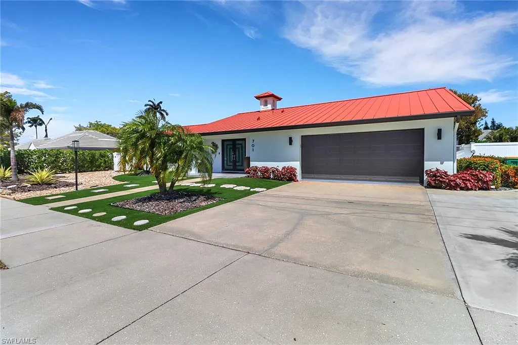 3 bed, 2.5 bath, 2438 sqft, $11,500 — Photo 4