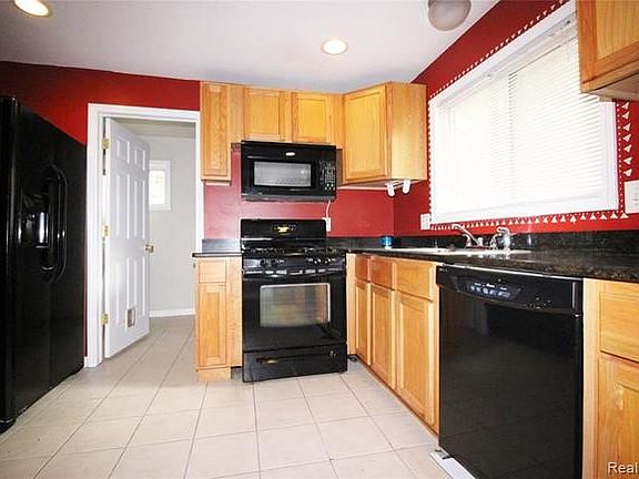 3rd image of 376 W Kalama Ave