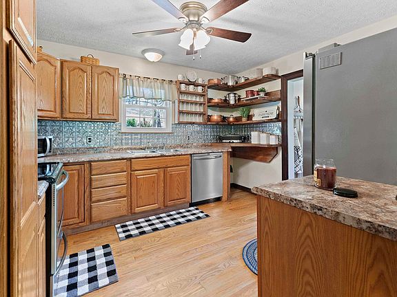3rd image of 259 Mills Ln