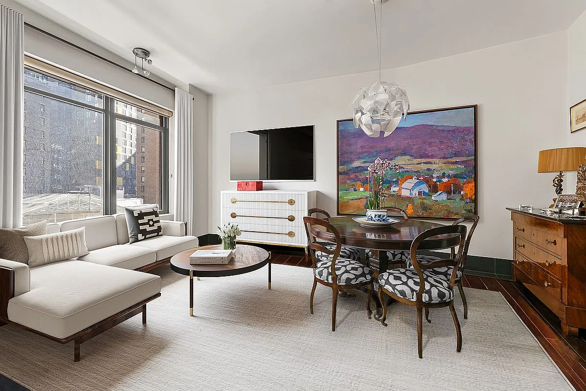 40 Broad St APT 18E photo 1