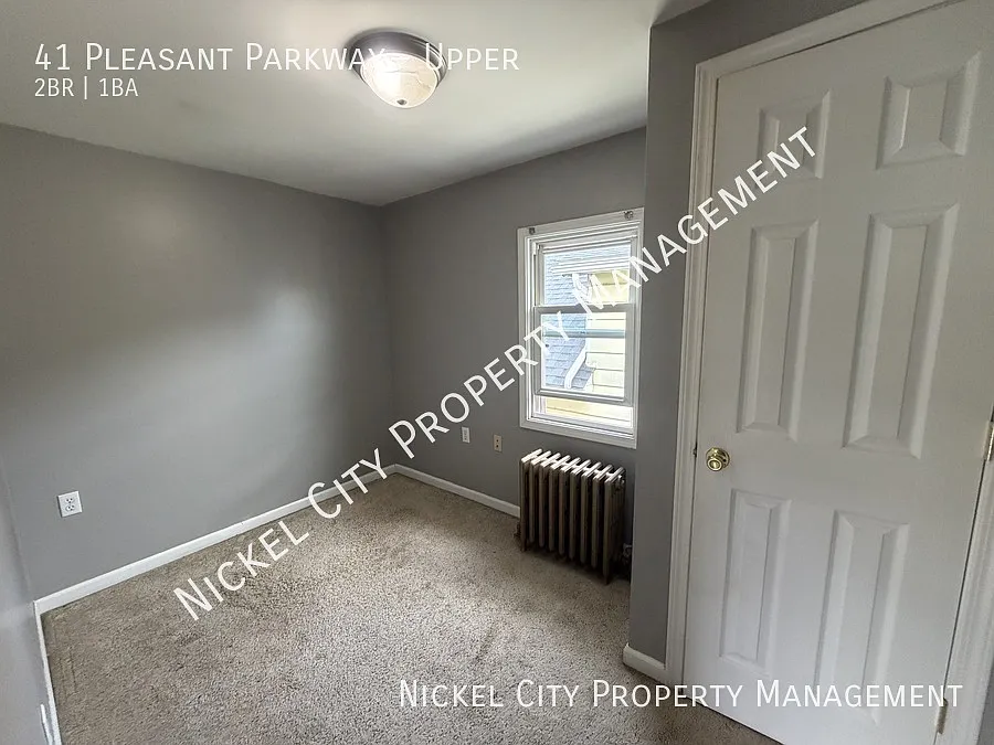 41 Pleasant Parkway Upper- 2 Bedroom — Photo 4