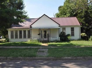 708 4th St, Monett, MO 65708