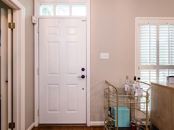 2nd image of 51 Saint Thomas Ct