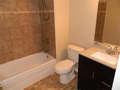 4th image of 906 Anderson St