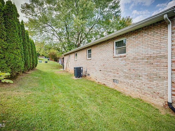 5th image of 145 Cedar Valley Blvd