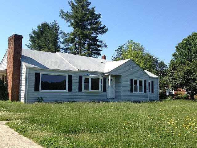 1st image of 2283 Wentworth St
