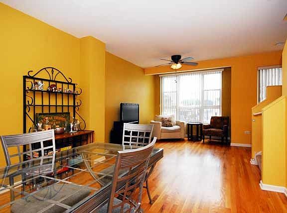 3rd image of 4514 W Belmont Ave #8
