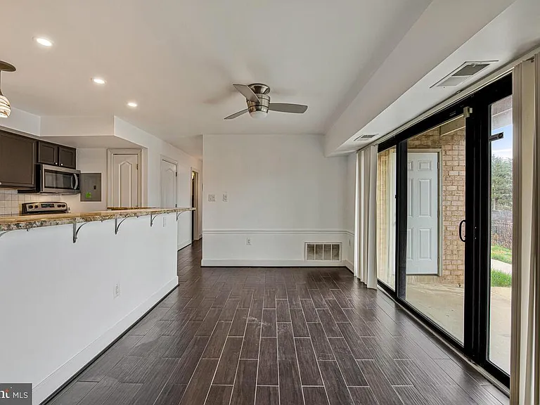 6302 Hil Mar Dr #6-2 — Photo 8