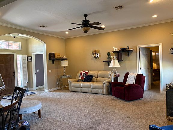 5th image of 2701 Meadowview Dr