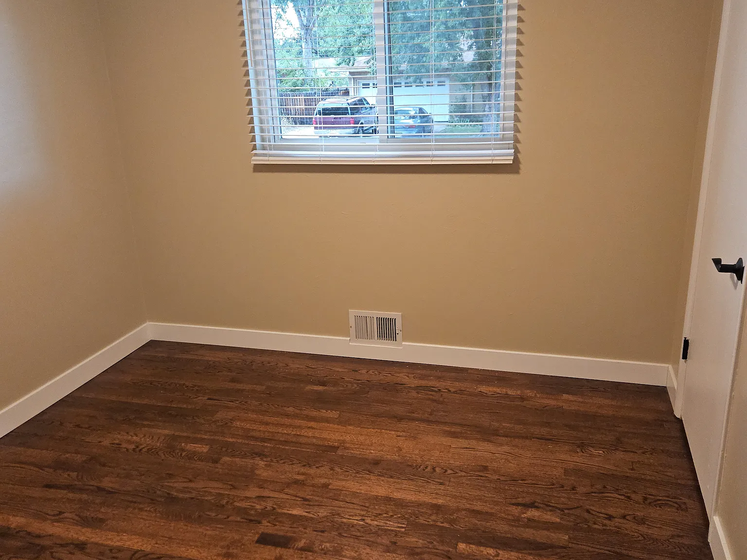 4 bed, 2292 sqft, $3,000 — Photo 4