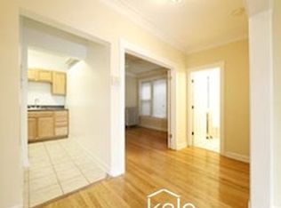 7141 S Bennett Ave APT 3S, Chicago, IL 60649