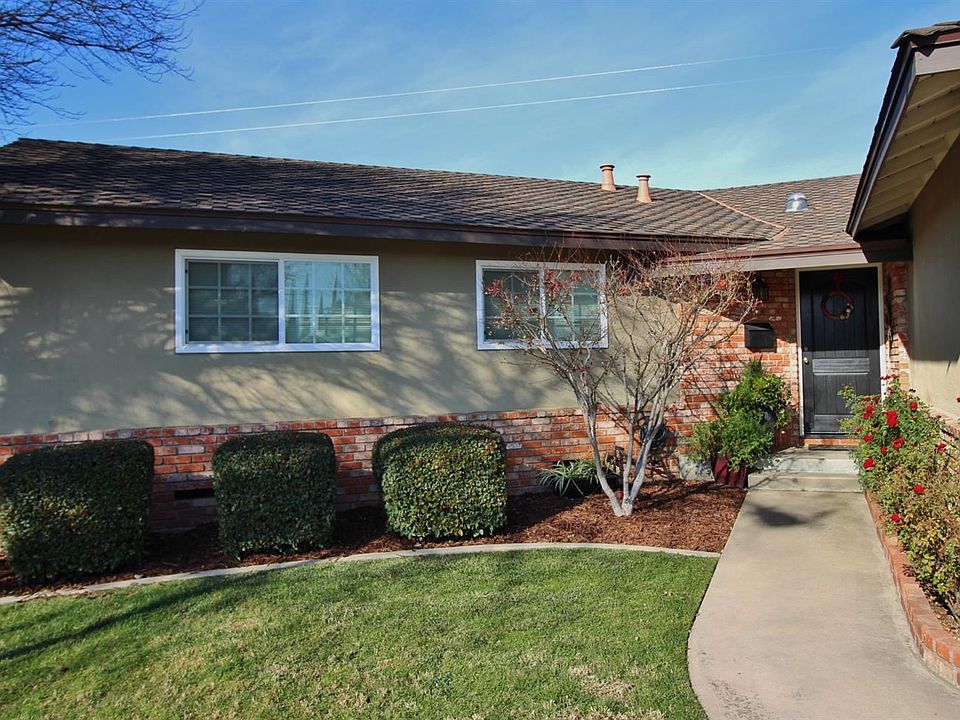 2nd image of 345 Birchwood Ct
