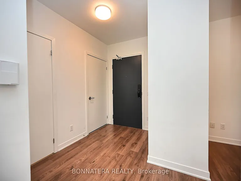 405 Dundas St W #319 — Photo 11