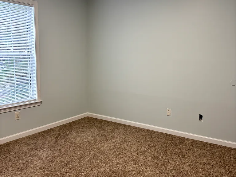 213 Twin Eagles Dr — Photo 3