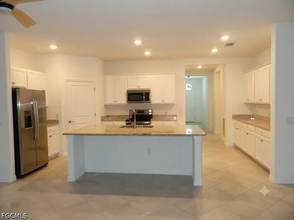 3426 Menores Way, Fort Myers, FL 33905