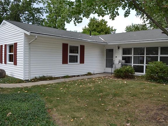 2nd image of 392 Lombardy Dr