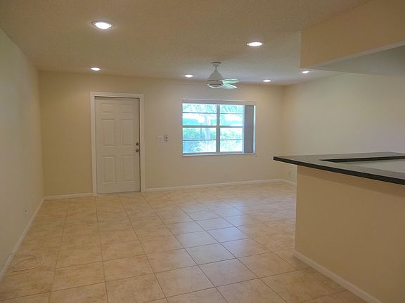5th image of 2315 Lowson Blvd APT B