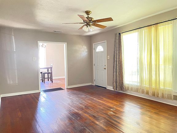 3rd image of 3718 Yale St