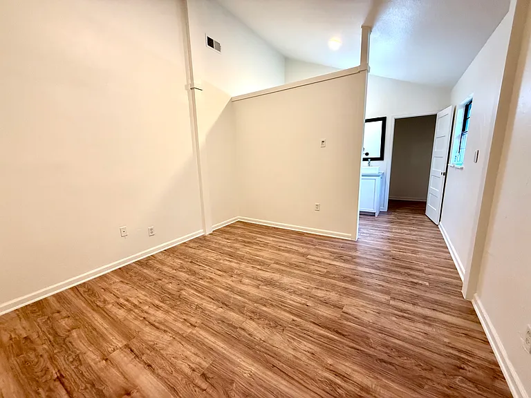 1304 Singleton Ave — Photo 14