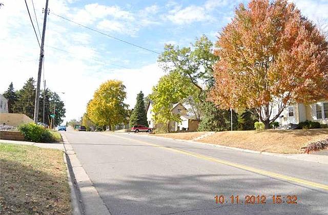 2nd image of 1945 Butler Ave