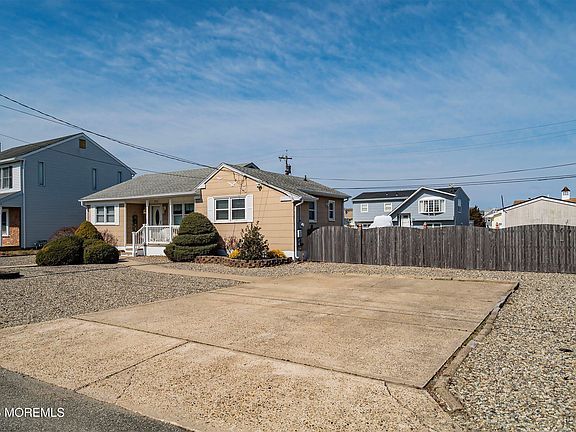 3rd image of 3460 Bergen Avenue