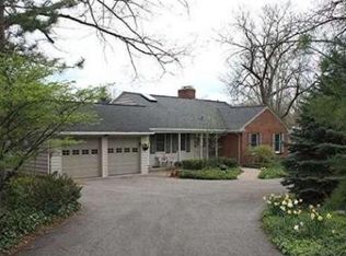 290 Greenwich Rd NE, Grand Rapids, MI 49506