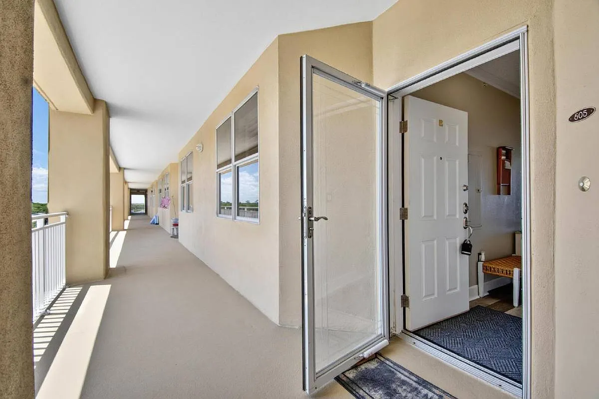 80 Surfview Dr — Photo 1