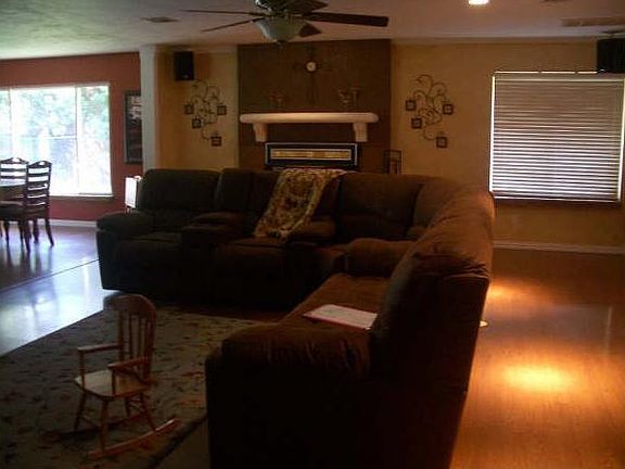 4th image of 1337 N Greenway Dr