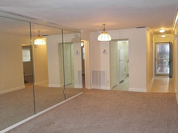 3rd image of 200 El Camino Dr APT 301
