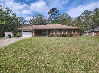 915 Buck Rd, Hinesville, GA 31313