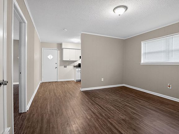 4th image of 3151 Range Line Rd