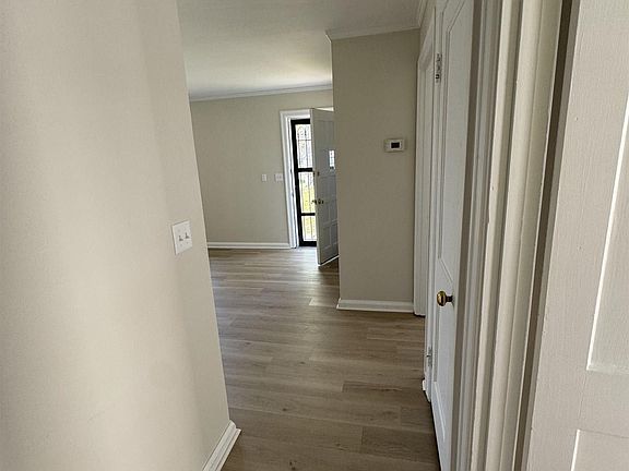 5th image of 142 Iroquois Dr