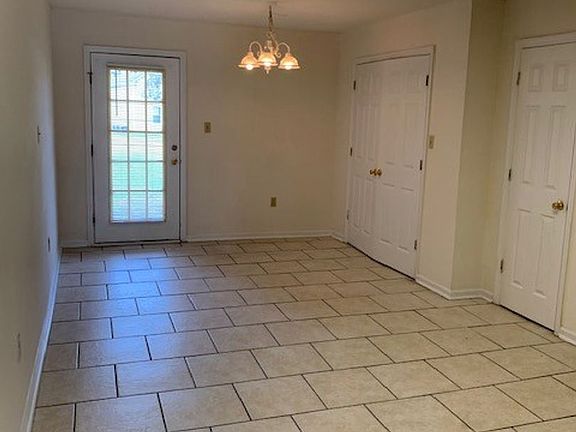 2nd image of 4072-A/B Northlake Dr