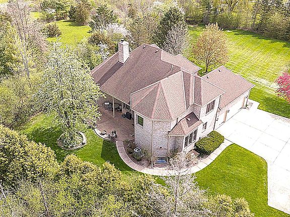 3rd image of 10935 N Oriole LANE